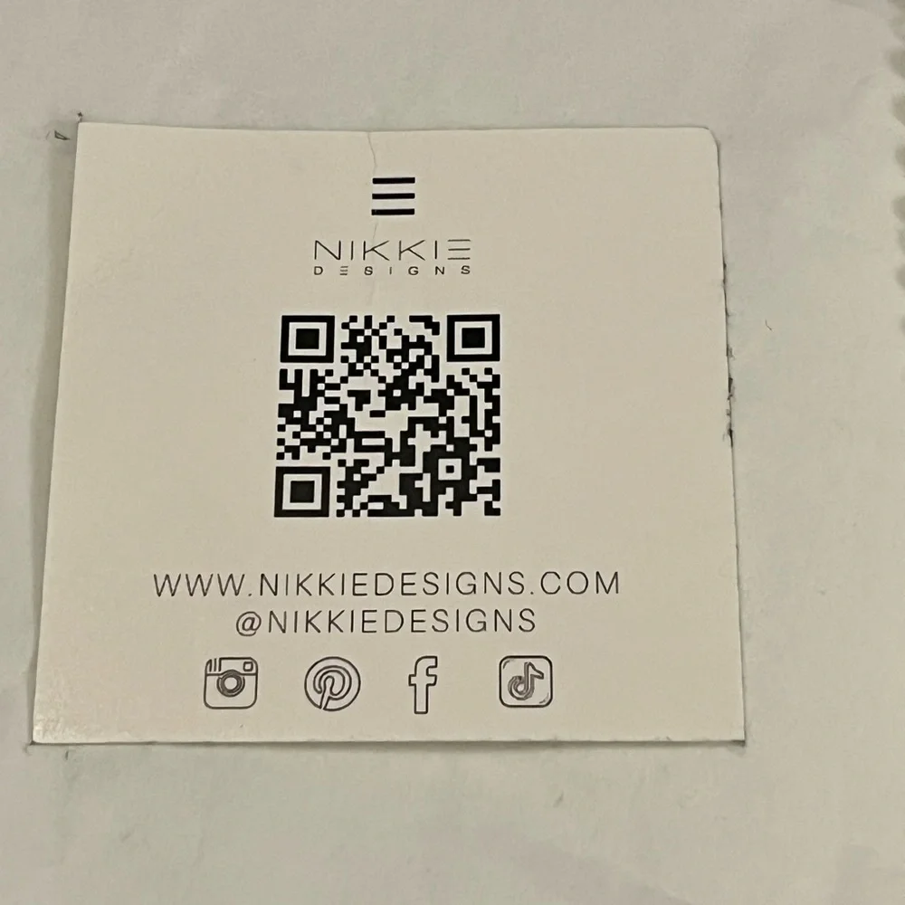 nikkie designs elegant gold